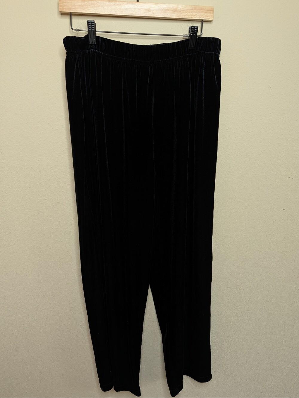 Sag Harbor Woman Black Velvet Wide Leg Pull On Pants‎ 1X